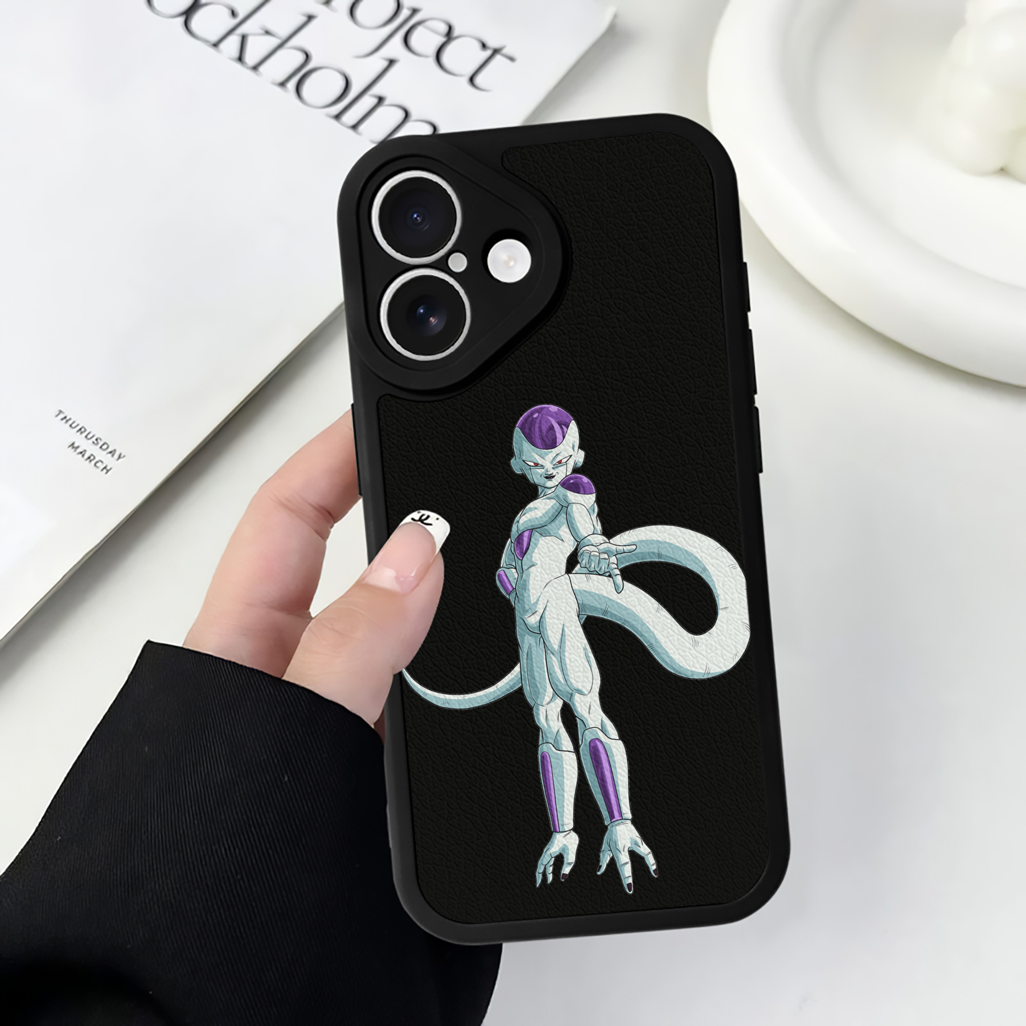（画像用） ドラゴンボール フリーザ DRAGON BALL Frieza 【iPhone 16シリーズ対応】シリコンスマホケース（レザー調） 材質：シリコン